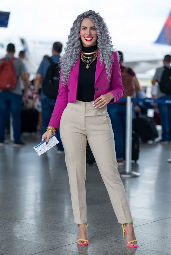 Pantalón de Vestir Elegante con Cinturón Cruzado y Bolsillos - Beige/ Arena.