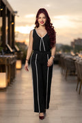 Conjunto Elegante de Blusa sin Mangas y Pantalón con Ribetes Blancos