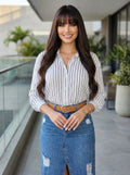 Camisa Camisera a Rayas Verticales – Colección Elegancia y Estilo Casual