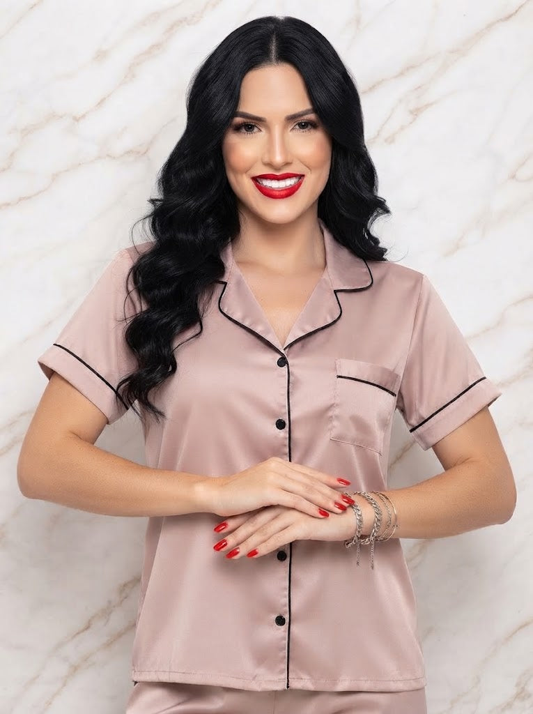 Camisa de Pijama Elegante en Satén Nude con Ribetes Negros- Beige